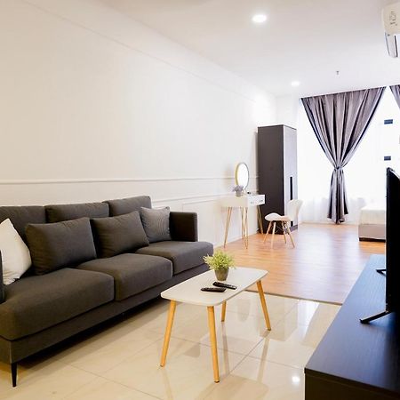Itcc Manhattan Suites By Pinstay Penampang Exterior foto